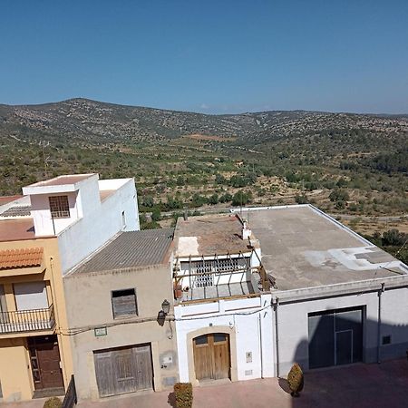Tranquil And Spacious Townhouse In Historical And Picturesque Cervera Del Maestre Exterior foto
